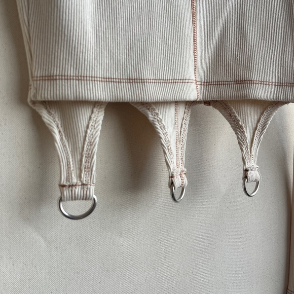 MILK long sleeve cropped top. - Picture 5 of 7